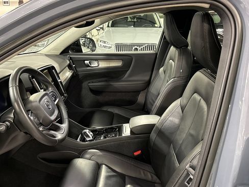 Certified 2023 Volvo XC40 B5 Plus w/ Driver Assist Package AWD/4WD image 10