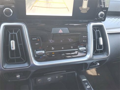 Used 2023 Kia Sorento S image 28