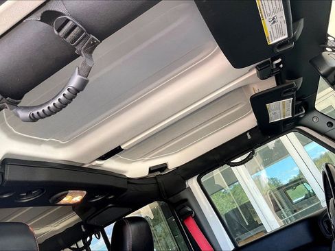 Used 2018 Jeep Wrangler Unlimited Rubicon image 20