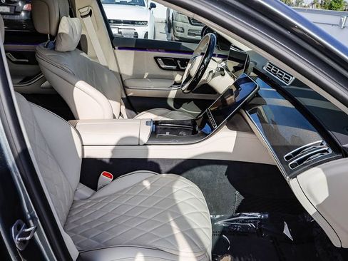 Used 2025 Mercedes-Benz S 580 4MATIC Sedan image 21
