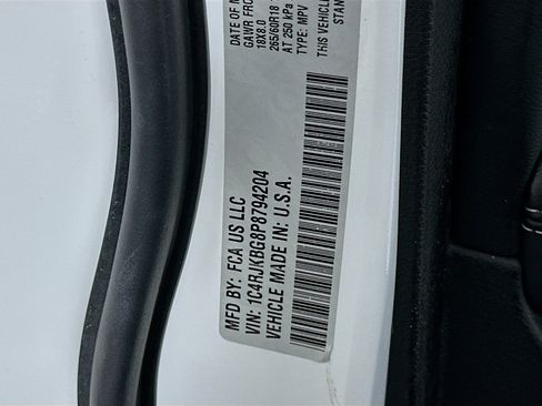 Used 2023 Jeep Grand Cherokee L Limited w/ Trailer Tow Group (B) image 12