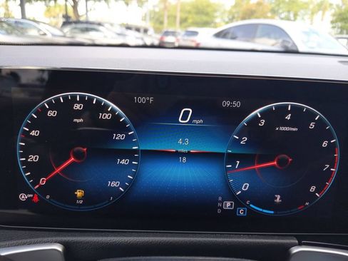 Used 2022 Mercedes-Benz GLB 250 4MATIC image 23