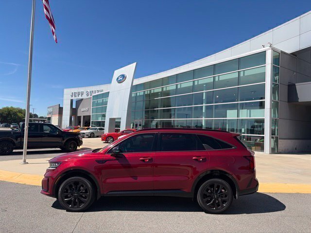 Used 2023 Kia Sorento SX AWD/4WD image 2