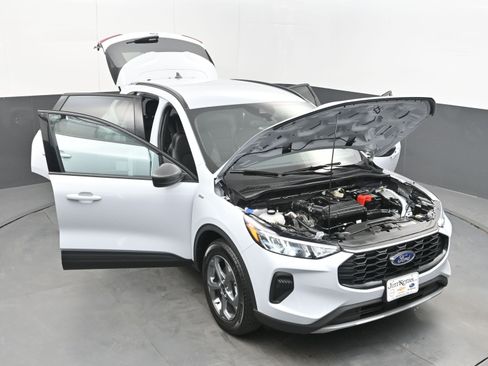 Used 2025 Ford Escape ST-Line FWD image 38