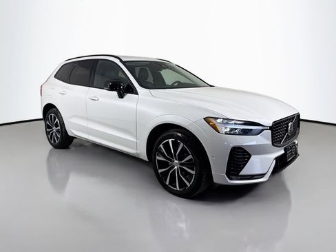 Certified 2023 Volvo XC60 B5 Plus w/ Climate Package AWD/4WD image 3