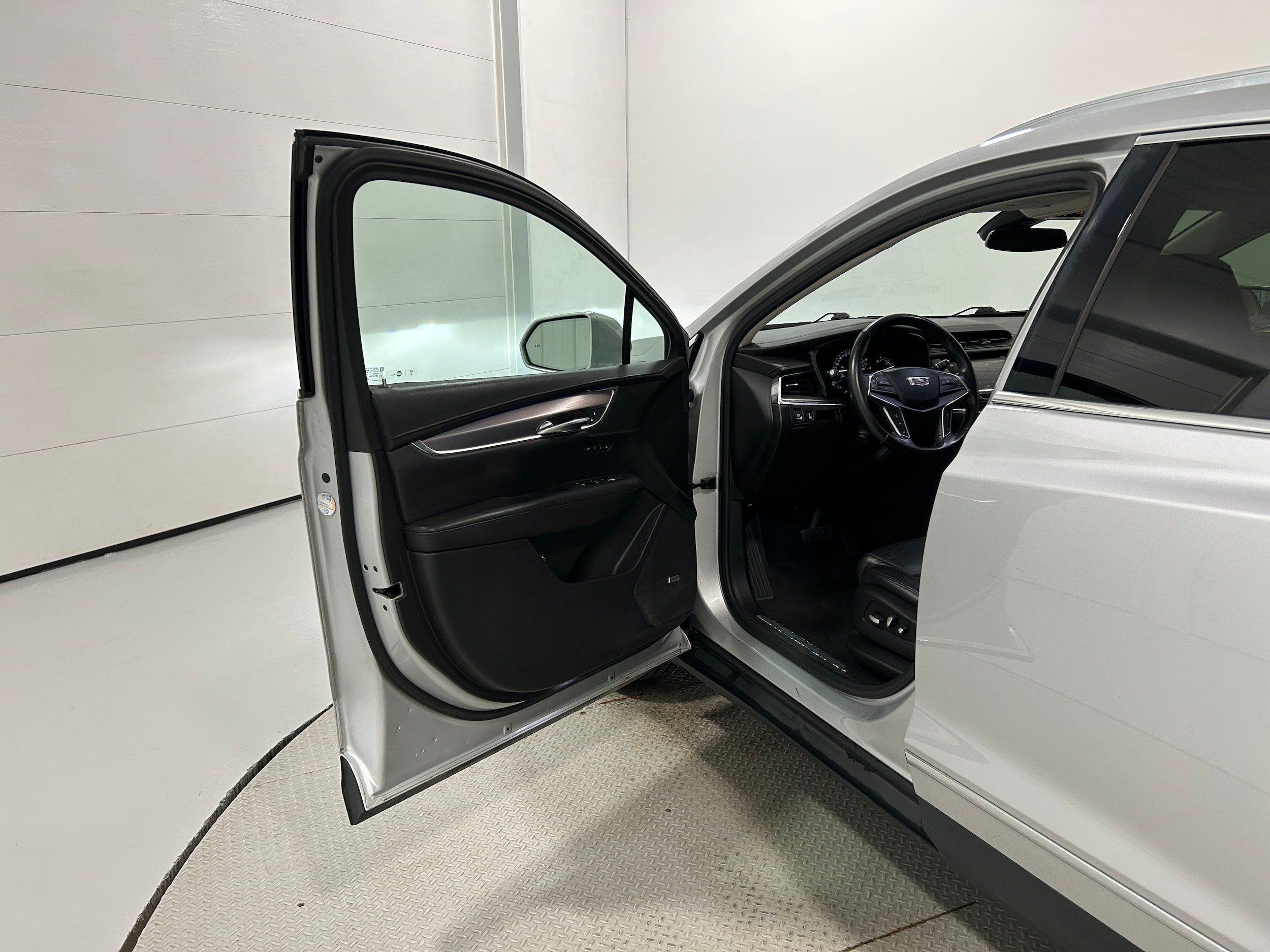 Used 2018 Cadillac XT5 Premium Luxury AWD/4WD image 24