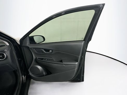 Used 2023 Hyundai Kona SE w/ Cargo Package image 28