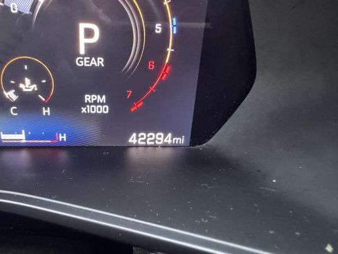 Certified 2024 Chevrolet Colorado Trail Boss w/ Technology Package AWD/4WD image 23