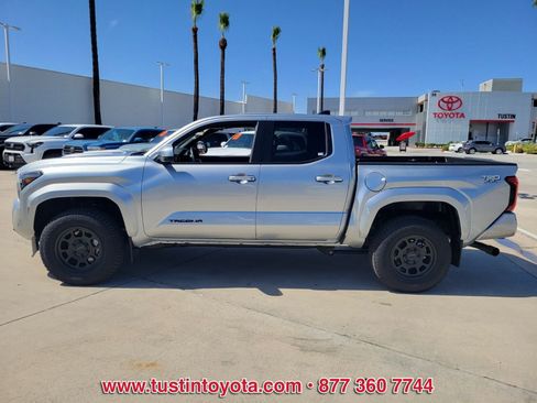Used 2024 Toyota Tacoma TRD Sport RWD image 7