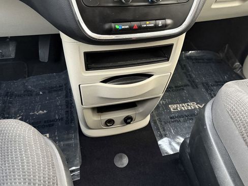 Used 2017 Dodge Grand Caravan SE w/ Power Window Group image 24