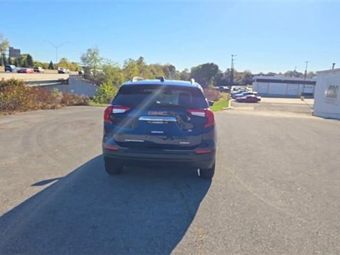 Used 2022 GMC Terrain SLE w/ Driver Convenience Package image 4