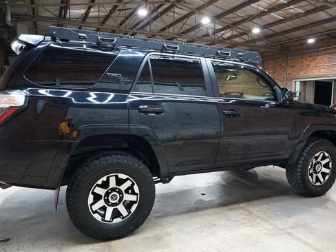 Used 2017 Toyota 4Runner TRD Off-Road image 18