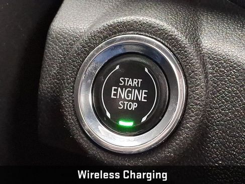 Used 2022 Chevrolet TrailBlazer RS w/ Technology Package image 26