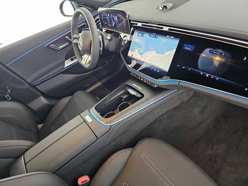 New 2026 Mercedes-Benz E 53 AMG e 4MATIC Sedan image 11