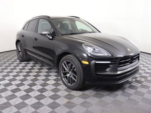 Used 2025 Porsche Macan image 7