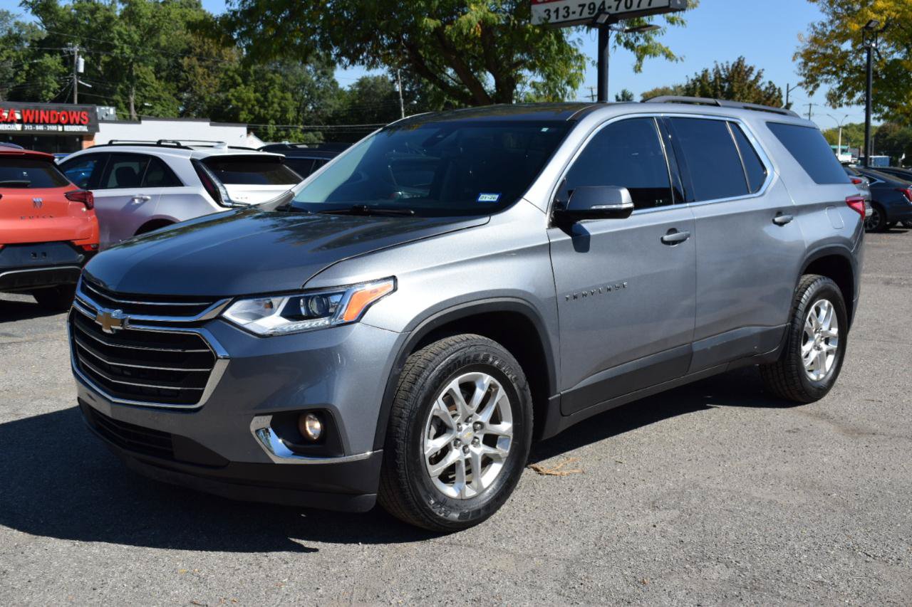 Used 2020 Chevrolet Traverse LT FWD image 2