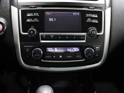 Used 2017 Nissan Altima 2.5 SV image 17