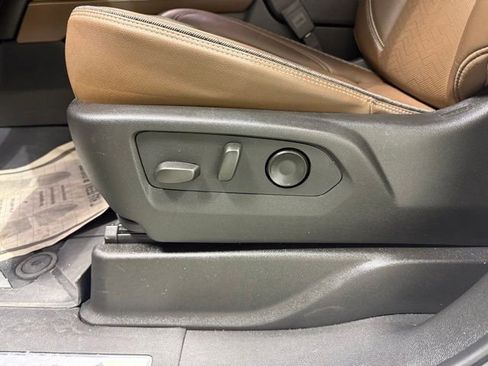 Used 2024 Chevrolet Suburban High Country image 14