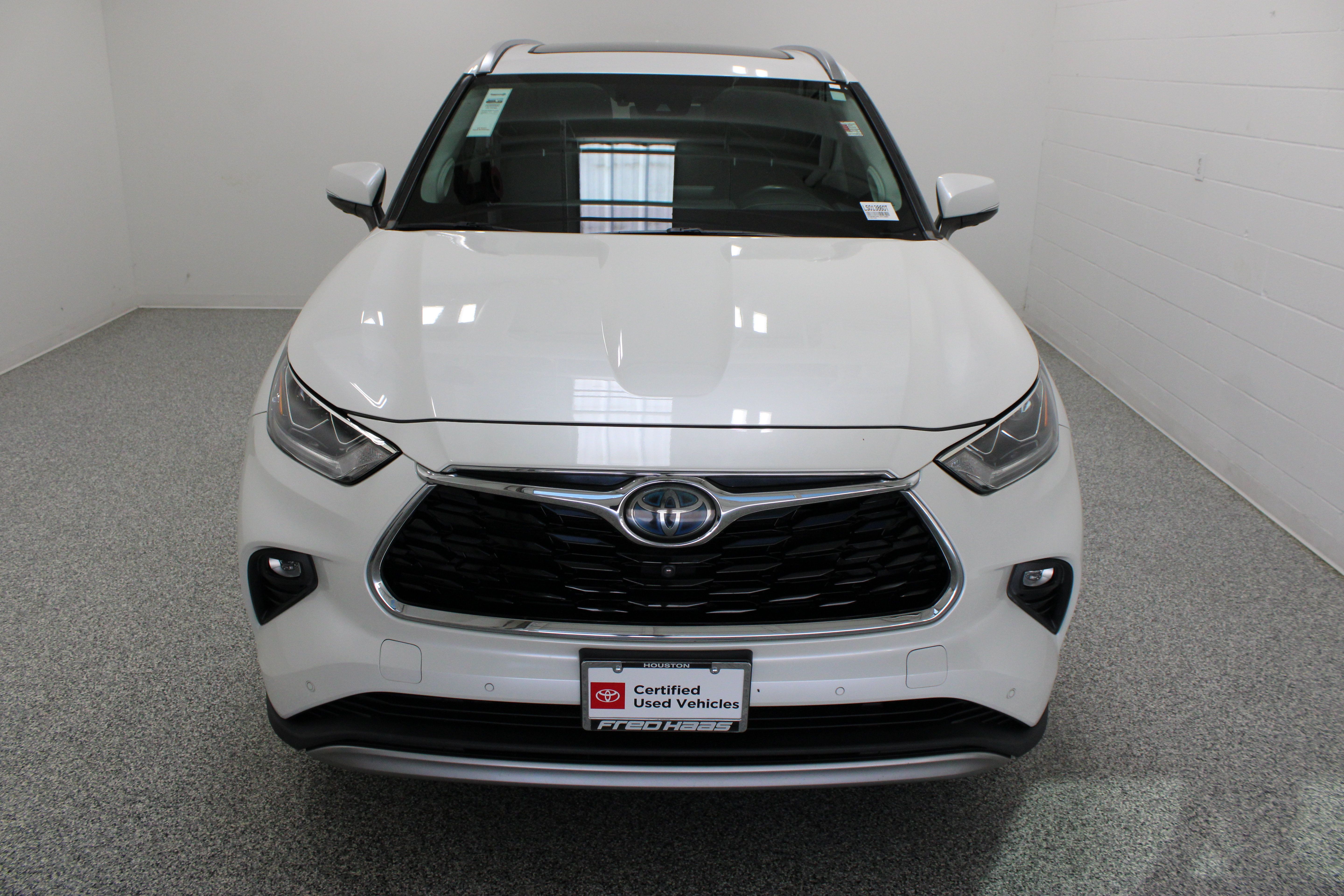 Certified 2020 Toyota Highlander Platinum AWD/4WD image 3