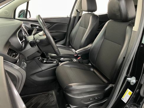 Certified 2022 Buick Encore Preferred w/ Safety Package image 20