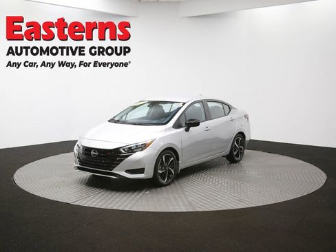 Used 2025 Nissan Versa SR w/ Trunk Package image 54