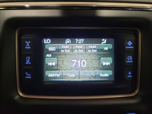 Used 2017 Jeep Grand Cherokee Laredo AWD/4WD image 25