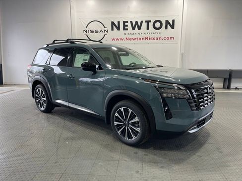 New 2026 Nissan Pathfinder Platinum image 1