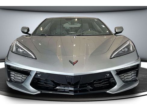 Used 2024 Chevrolet Corvette Stingray Preferred Cpe w/ Body-Color Dual Roof Package RWD image 4