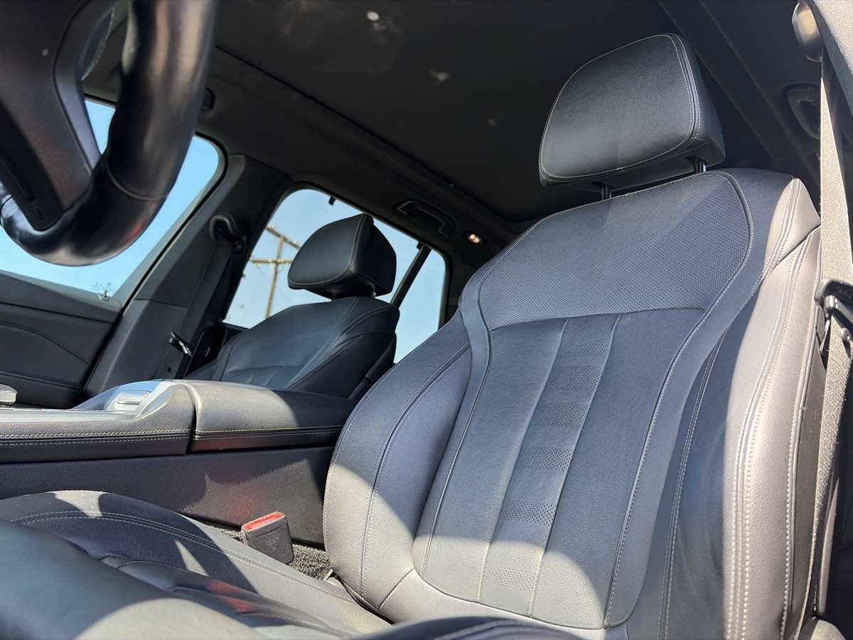 Used 2019 BMW X5 xDrive50i w/ M Sport Package AWD/4WD image 8