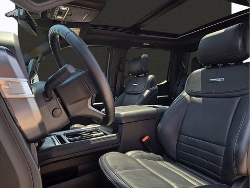 Used 2025 Ford F250 Platinum w/ FX4 Off-Road Package AWD/4WD image 18
