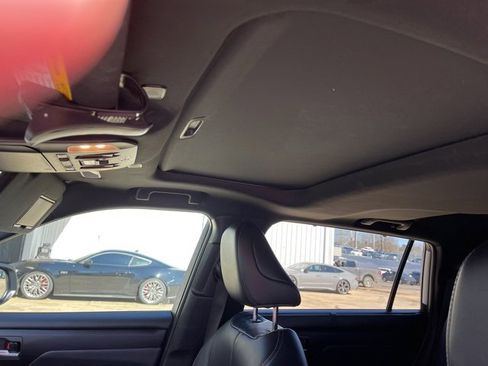 Used 2023 Toyota Highlander XSE image 6