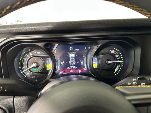 Used 2024 Jeep Wrangler Unlimited w/ Convenience Group image 17