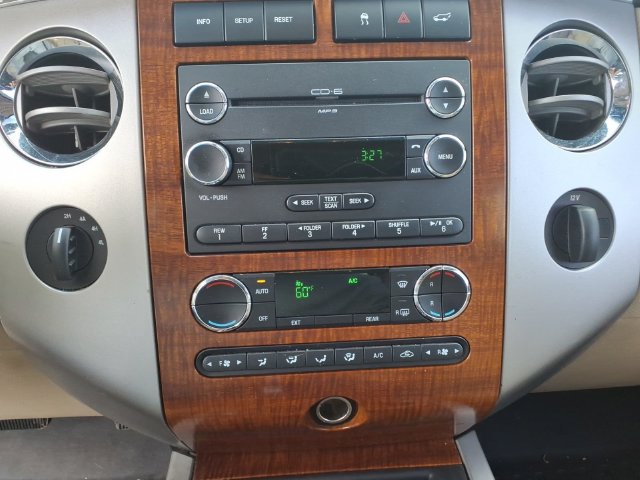 Used 2010 Ford Expedition 4WD image 23
