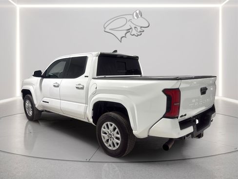 Used 2024 Toyota Tacoma SR5 AWD/4WD image 4