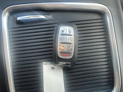 Used 2024 Chrysler Pacifica Touring-L FWD image 33