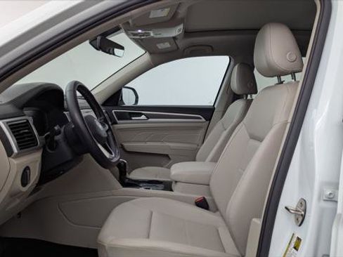 Used 2023 Volkswagen Atlas SE w/ Panoramic Sunroof Package FWD image 17