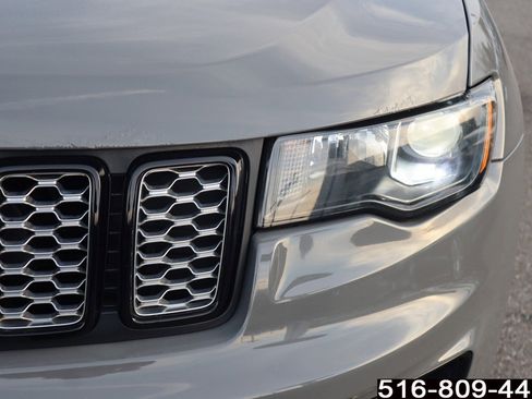 Used 2019 Jeep Grand Cherokee Altitude image 12