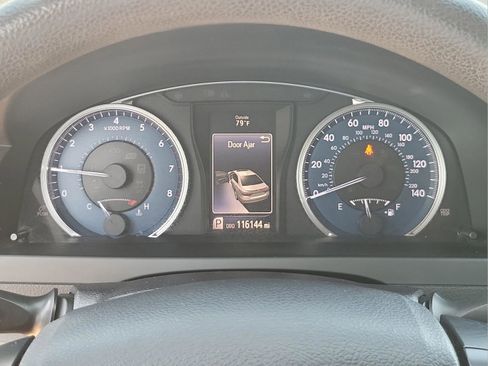 Used 2016 Toyota Camry LE image 11