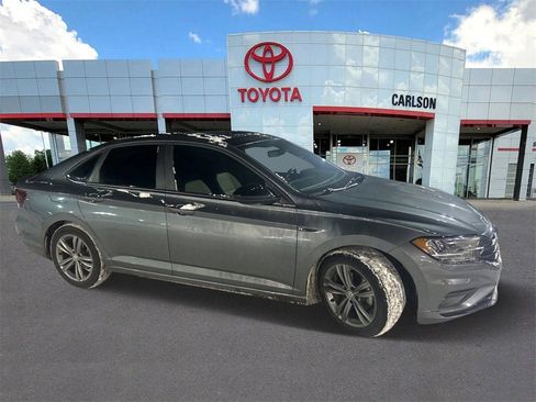 Used 2020 Volkswagen Jetta R-Line w/ R-Line Cold Weather Package image 11