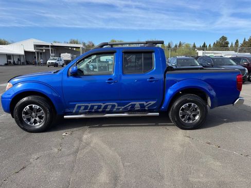 Used 2015 Nissan Frontier PRO-4X image 2