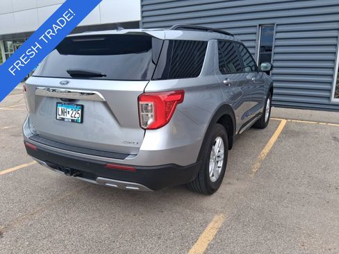 Used 2024 Ford Explorer XLT w/ Equipment Group 202A AWD/4WD image 3