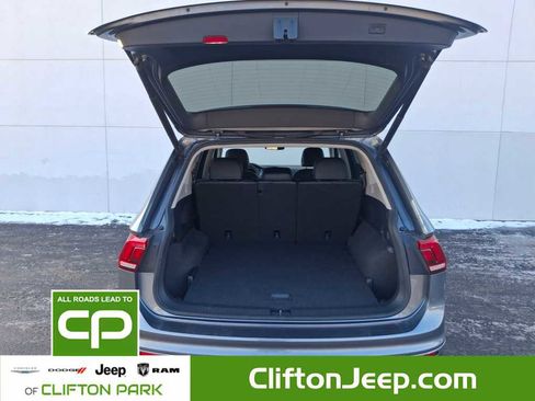 Used 2024 Volkswagen Tiguan SE image 7