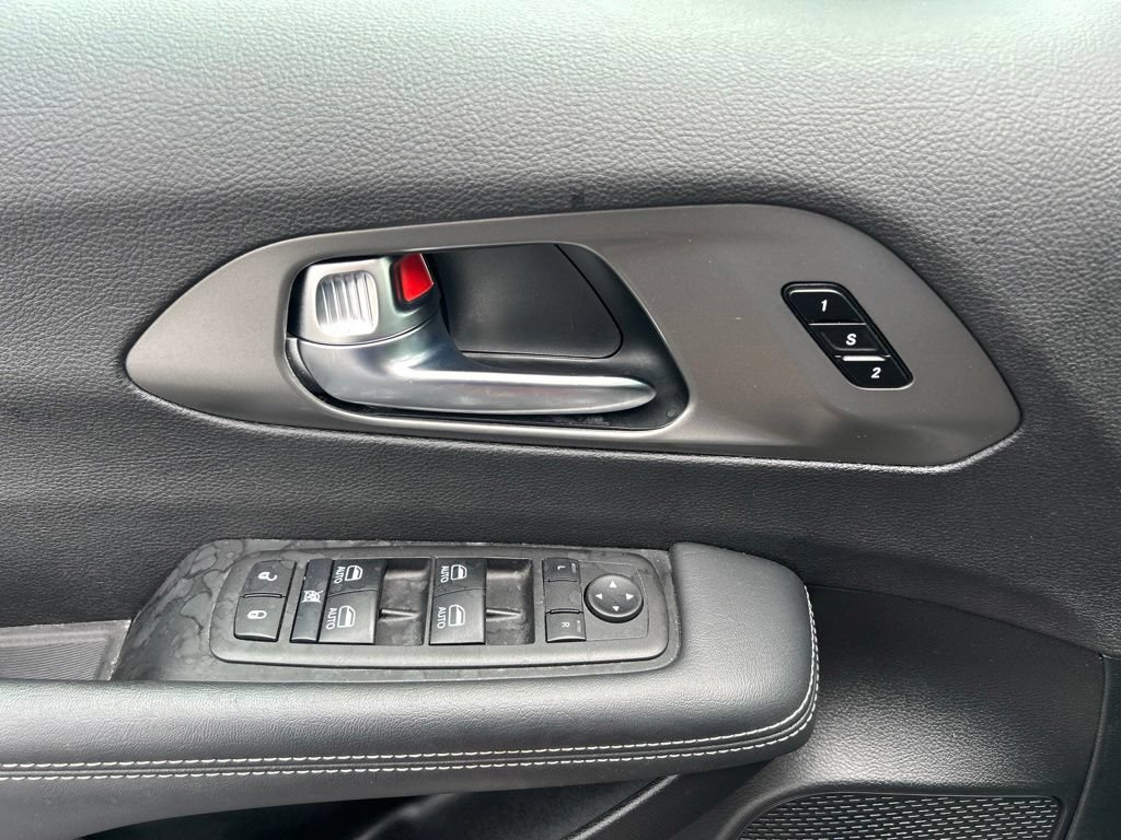 Used 2025 Chrysler Pacifica Select FWD image 15