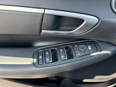 Used 2025 Hyundai Sonata SEL FWD image 10