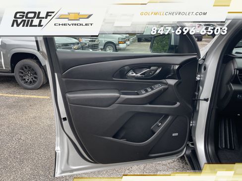 Used 2022 Chevrolet Traverse RS AWD/4WD image 11