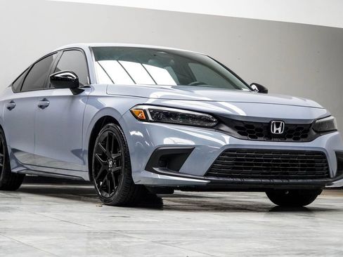 Used 2022 Honda Civic Sport image 4