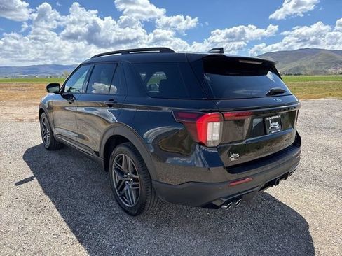 Used 2025 Ford Explorer ST AWD/4WD image 5