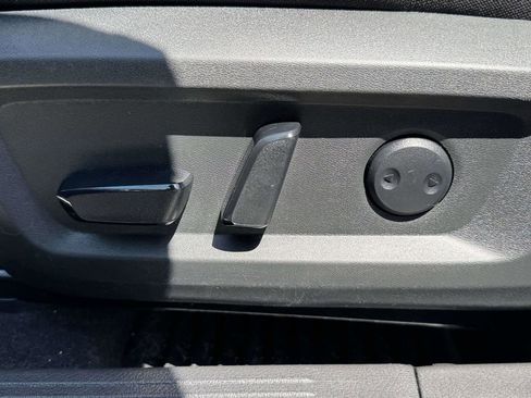 Used 2023 Nissan Rogue SV image 26