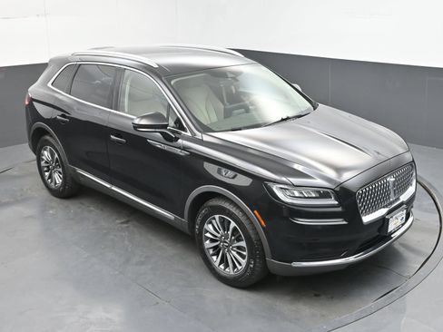 Used 2023 Lincoln Nautilus AWD w/ Premium Package image 33