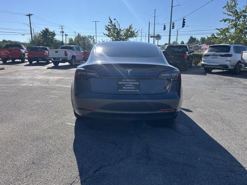 Used 2023 Tesla Model 3 Standard Range image 6